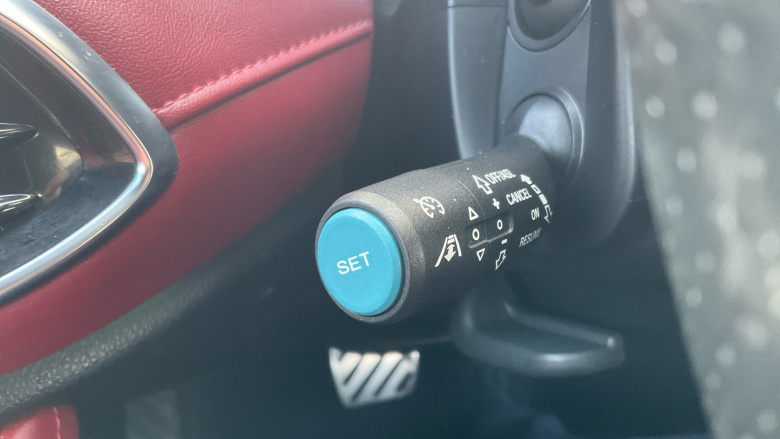 MG Hs 1.5 T-GDI Exclusive 5dr DCT Petrol Hatchback